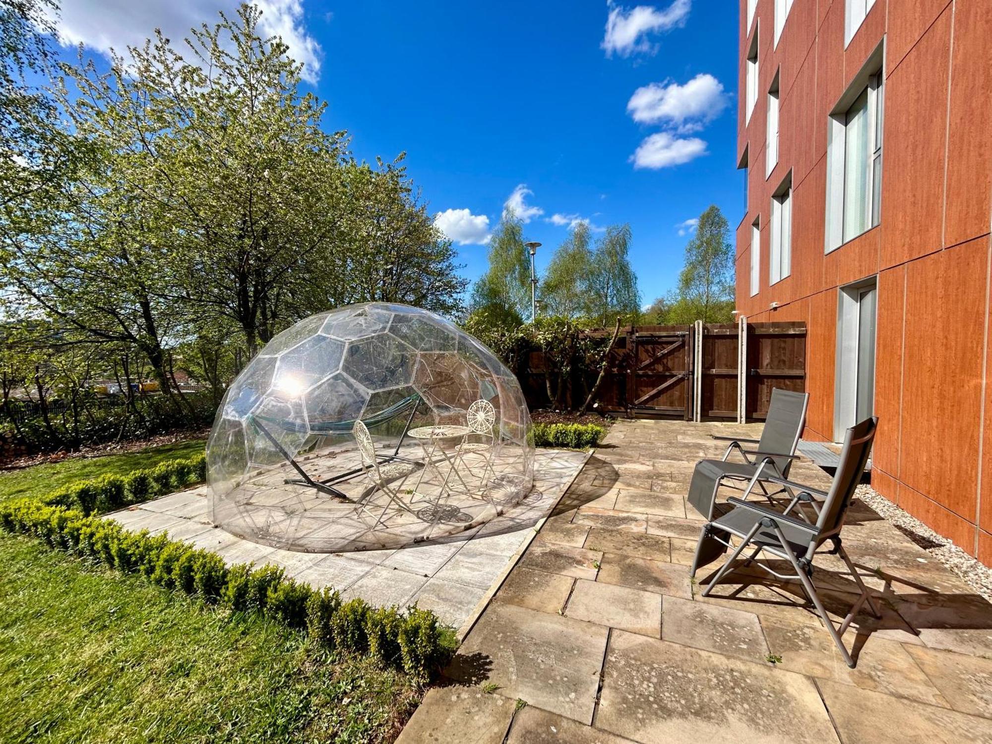 Private Garden Apartment With Geodome Manchester Exteriér fotografie